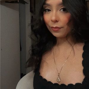 Meet your Posher, Daniela